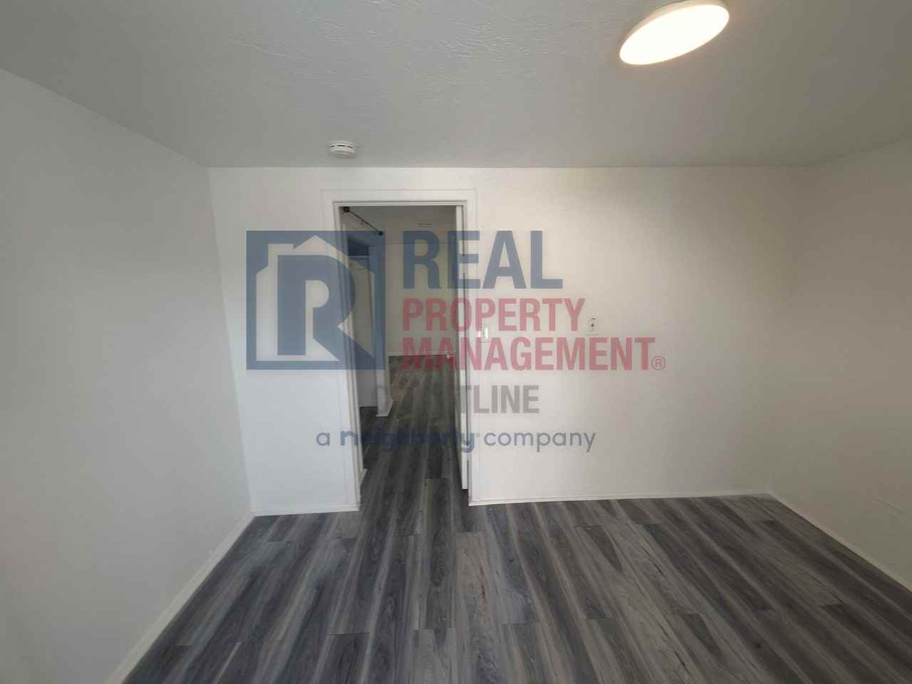 1415 10th St W #B - Photo 4 of 11
