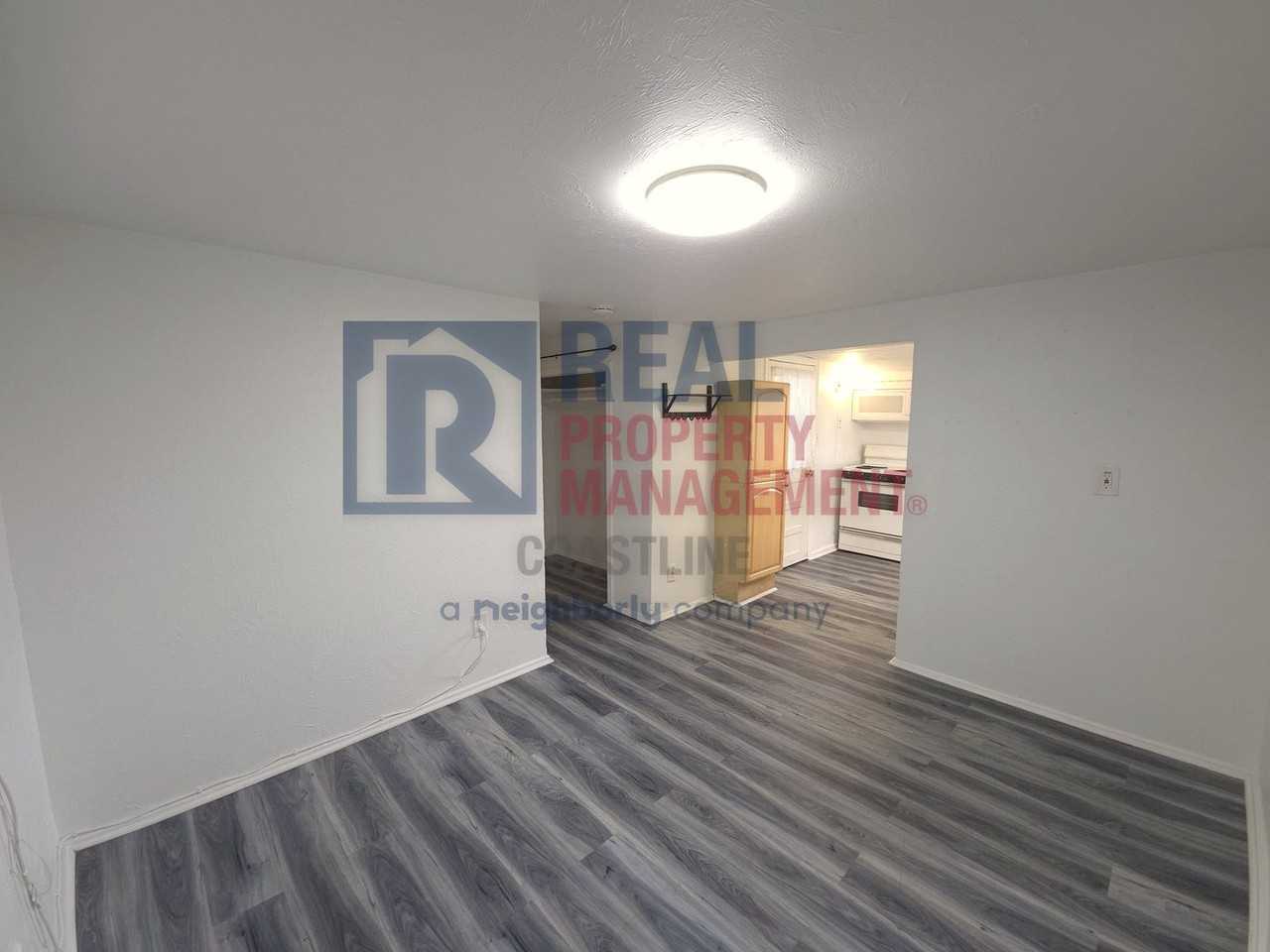 1415 10th St W #B - Photo 6 of 11
