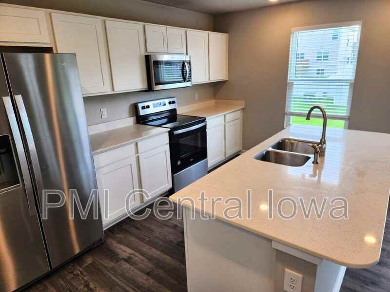 4307 Ne 16th St - Photo 4 of 38