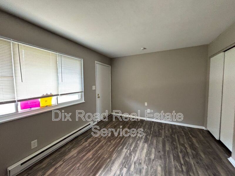 411 Glenn St - Photo 4 of 16