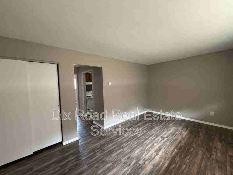 411 Glenn St - Photo 5 of 16