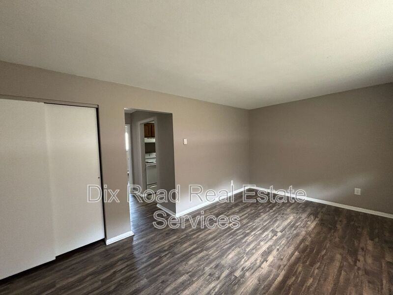 414 Mars Dr #3 - Photo 4 of 11