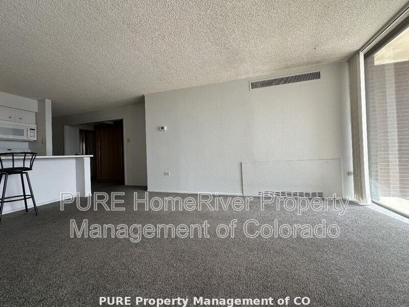 1020 15th St #24B - Photo 3 of 17