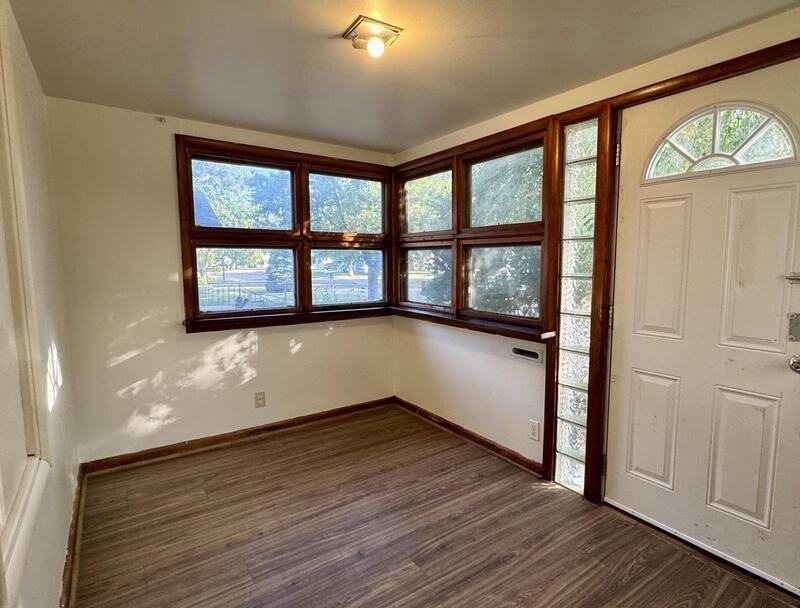 1214 N Lincoln Ave - Photo 4 of 17