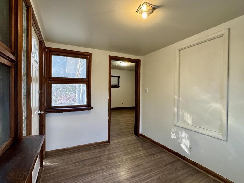 1214 N Lincoln Ave - Photo 5 of 17