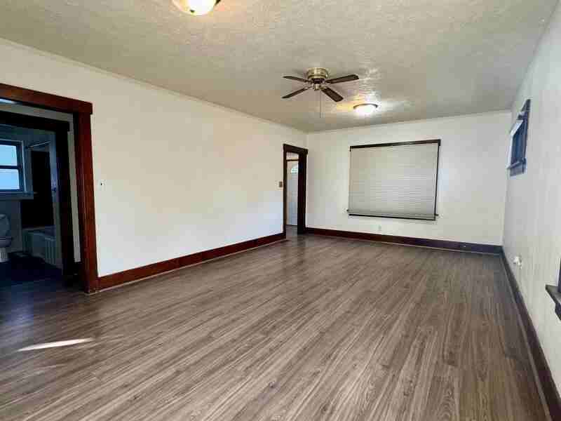 1214 N Lincoln Ave - Photo 7 of 17