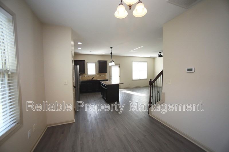 198 Balboa Pkwy - Photo 3 of 19