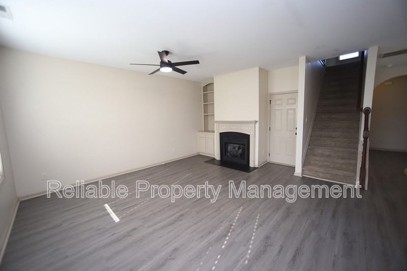 198 Balboa Pkwy - Photo 6 of 19