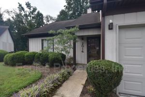 featured image of 2014 Stephens Ct #1