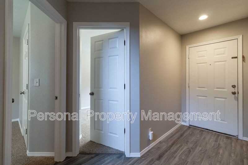 1117 Se Union St - Photo 2 of 13