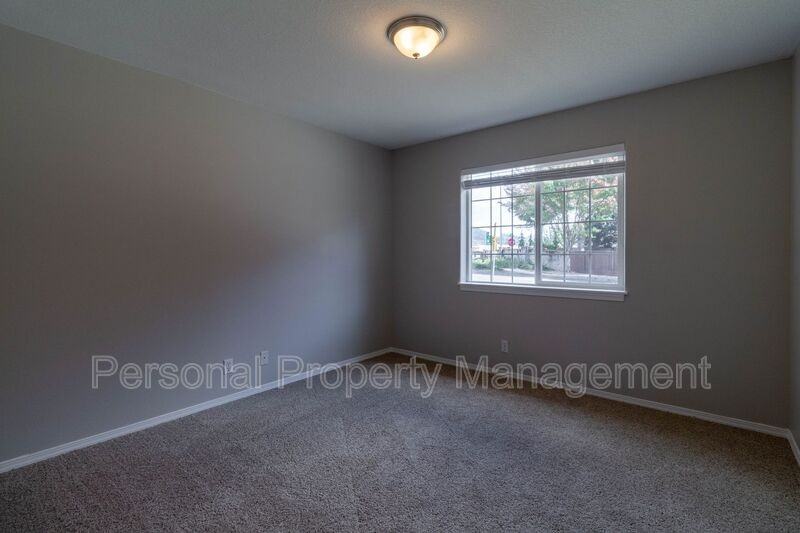 1117 Se Union St - Photo 3 of 13