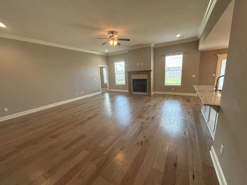 2019 W Gilligan Ave - Photo 3 of 16