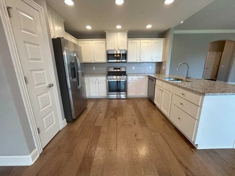 2019 W Gilligan Ave - Photo 6 of 16