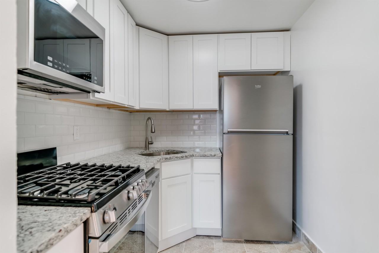 45 Linden - Photo 4 of 12