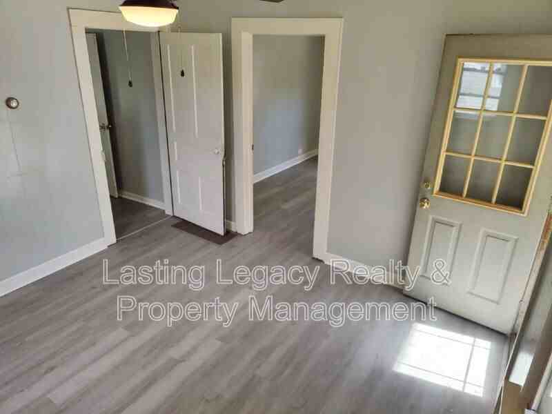 2713 Old Greensboro Rd - Photo 2 of 20