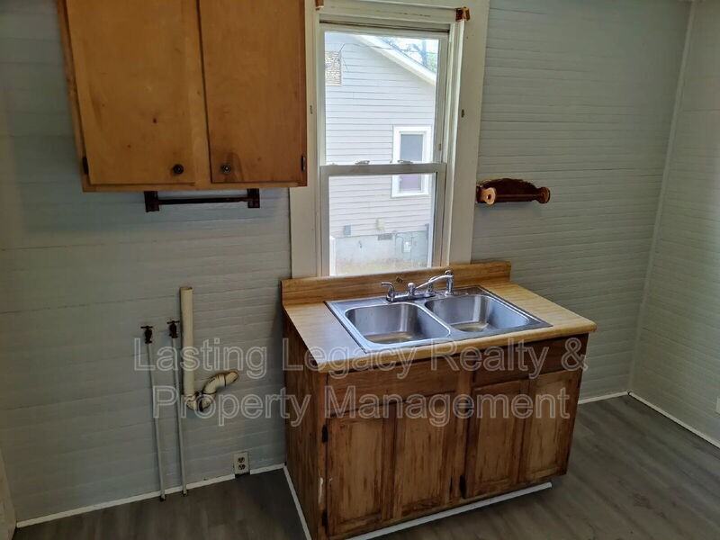 2713 Old Greensboro Rd - Photo 3 of 20