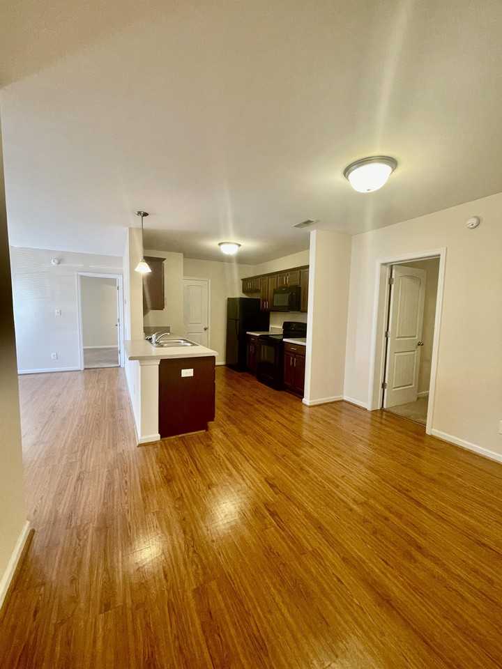 101 Colonnade Street - Photo 2 of 26