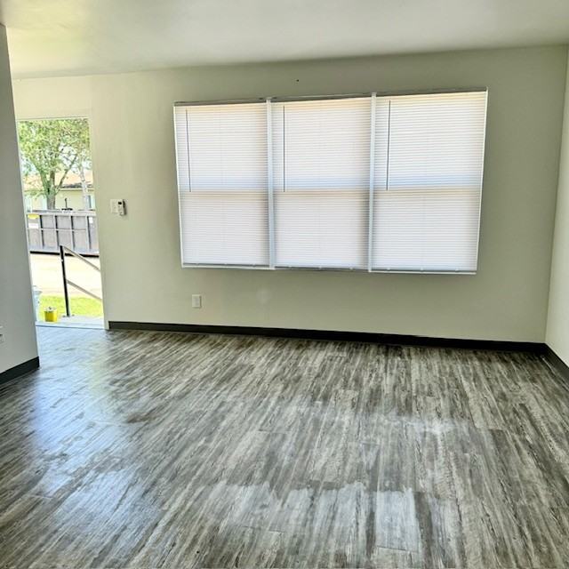 West Liberty Point 1BR - Photo 5 of 17