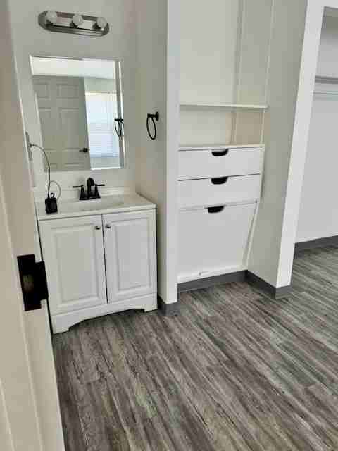 West Liberty Point 1BR - Photo 7 of 17