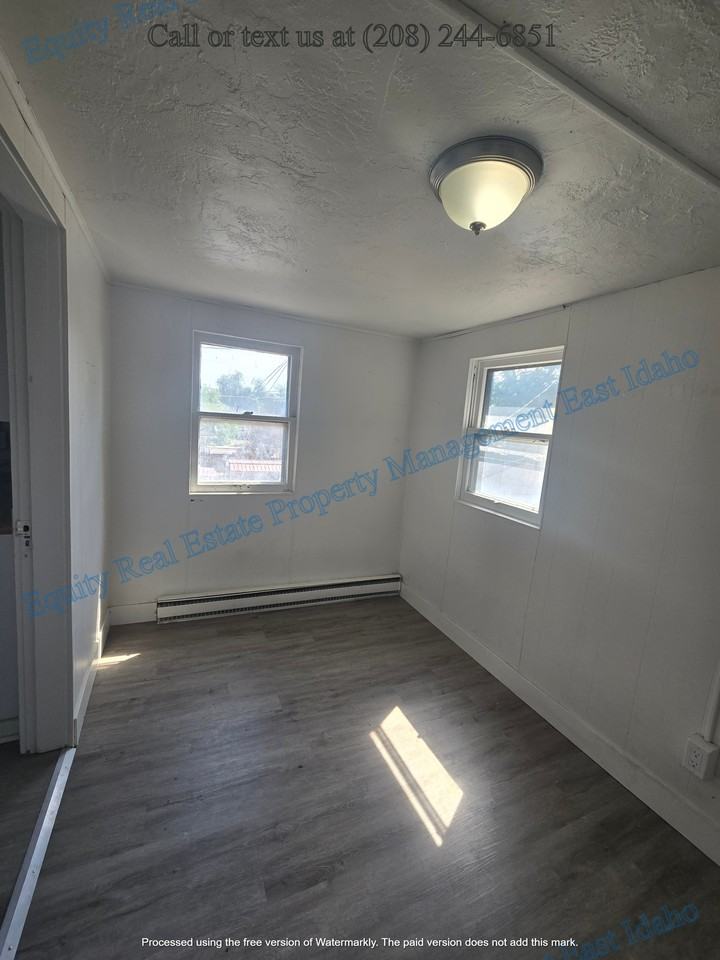 ID - 815 E Clark Street - LB - Photo 3 of 41