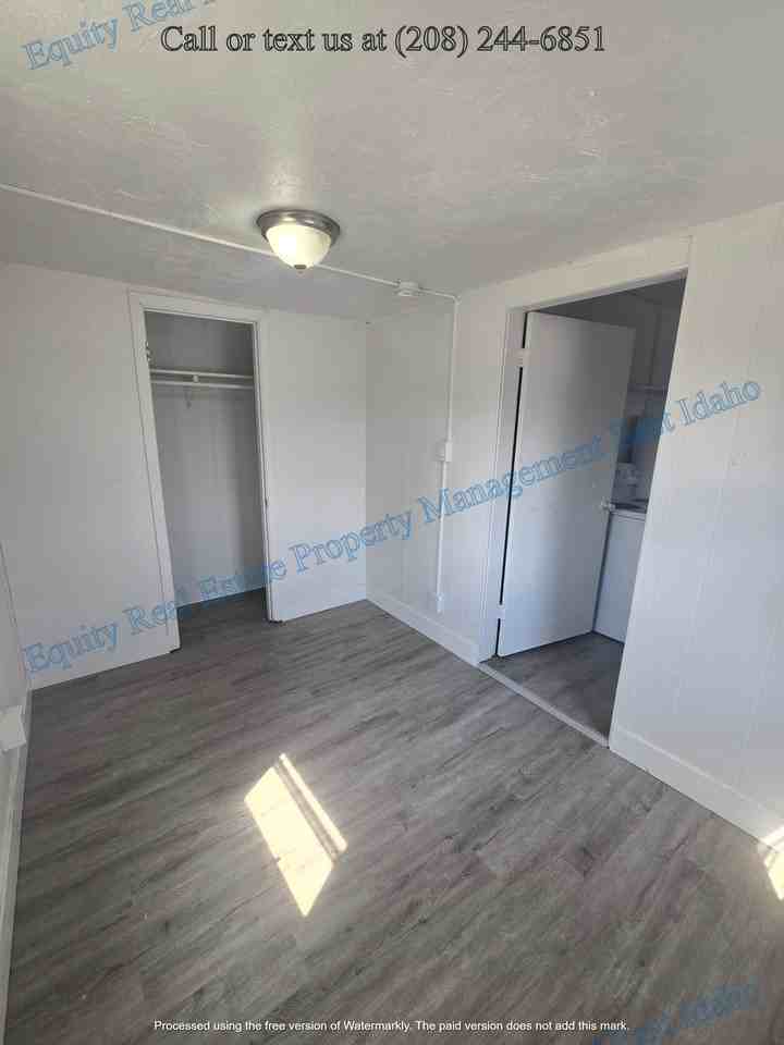 ID - 815 E Clark Street - LB - Photo 5 of 41