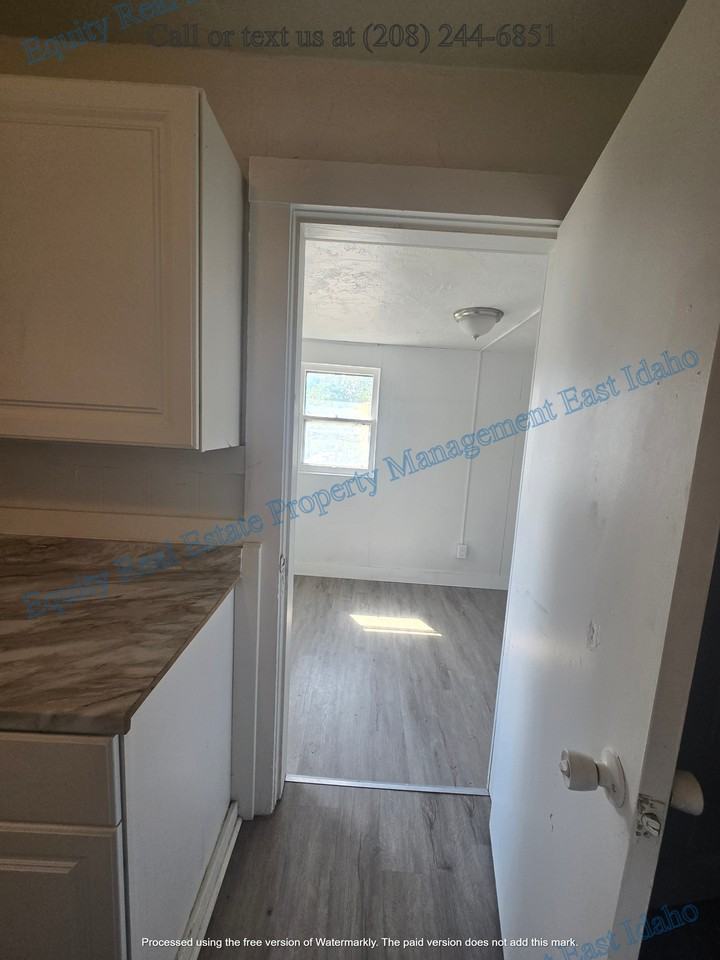 ID - 815 E Clark Street - LB - Photo 6 of 41