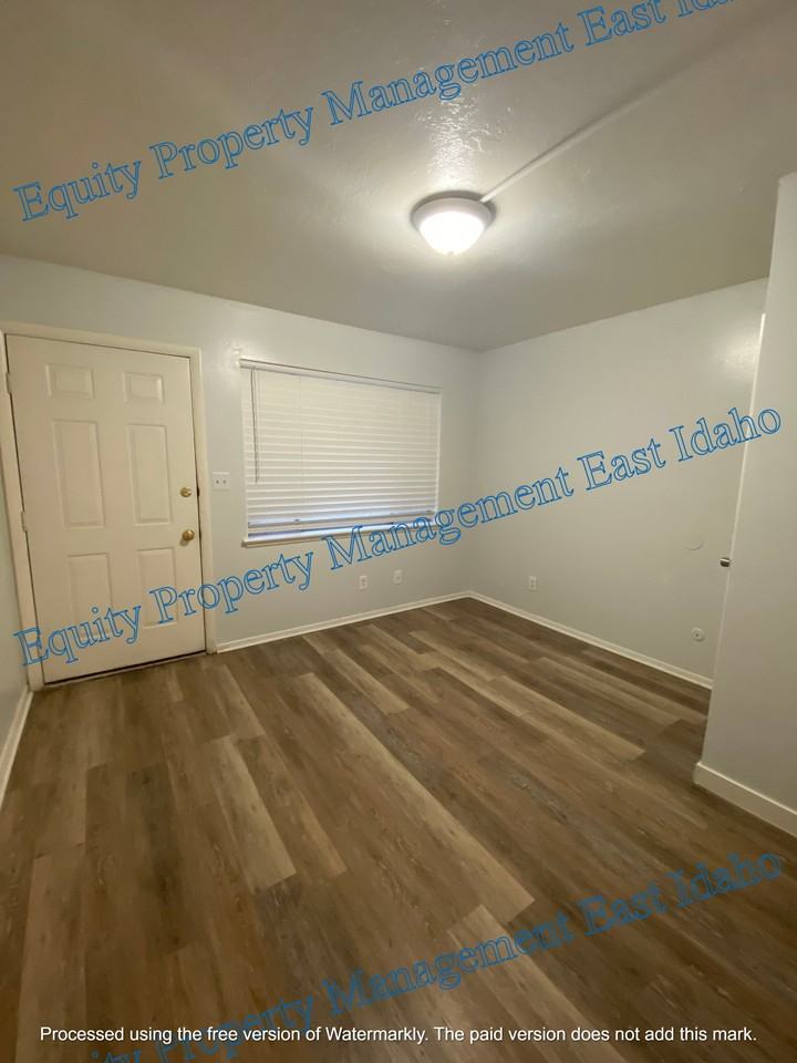 ID - 1070 McKinley Ave - LB - Photo 2 of 40