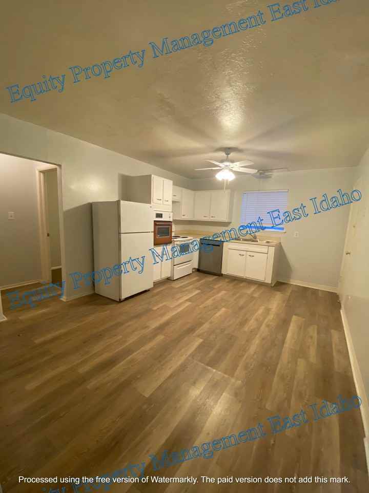 ID - 1070 McKinley Ave - LB - Photo 3 of 40