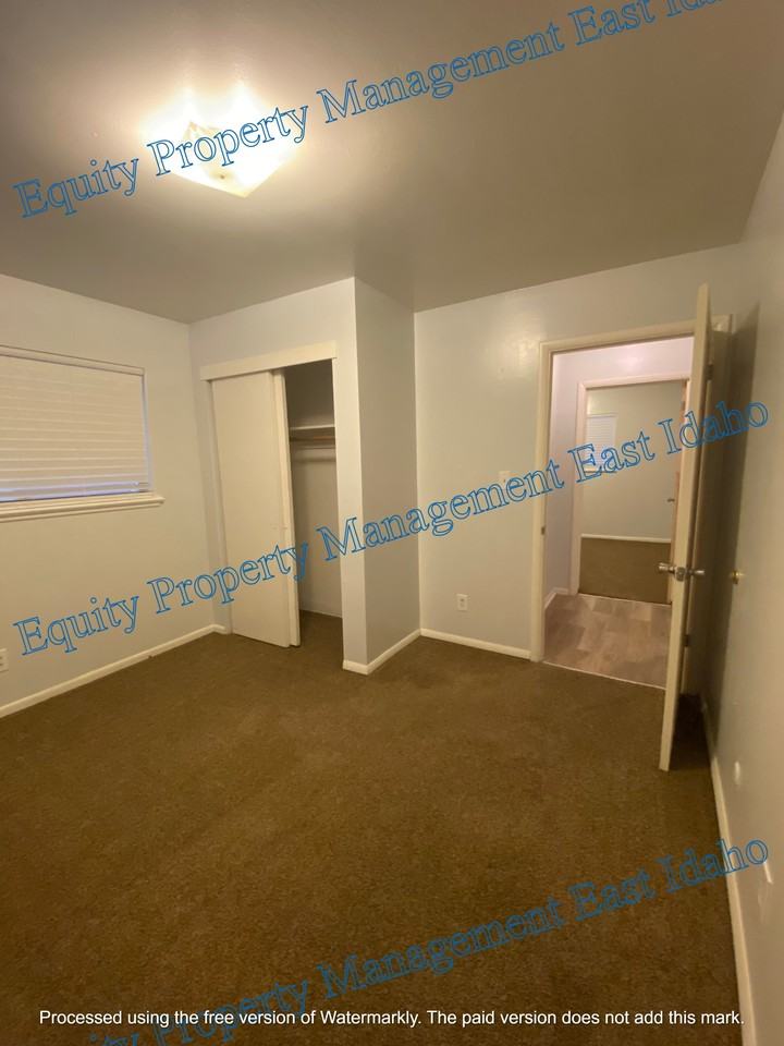 ID - 1070 McKinley Ave - LB - Photo 5 of 40