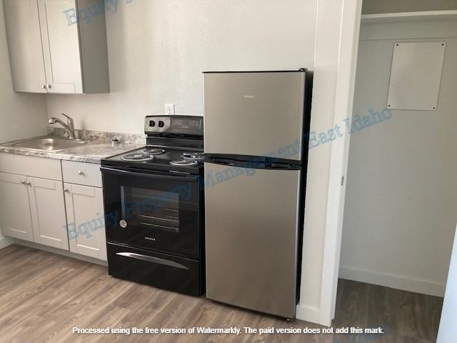 ID - 1335 S 5th Ave - LB - Photo 3 of 32