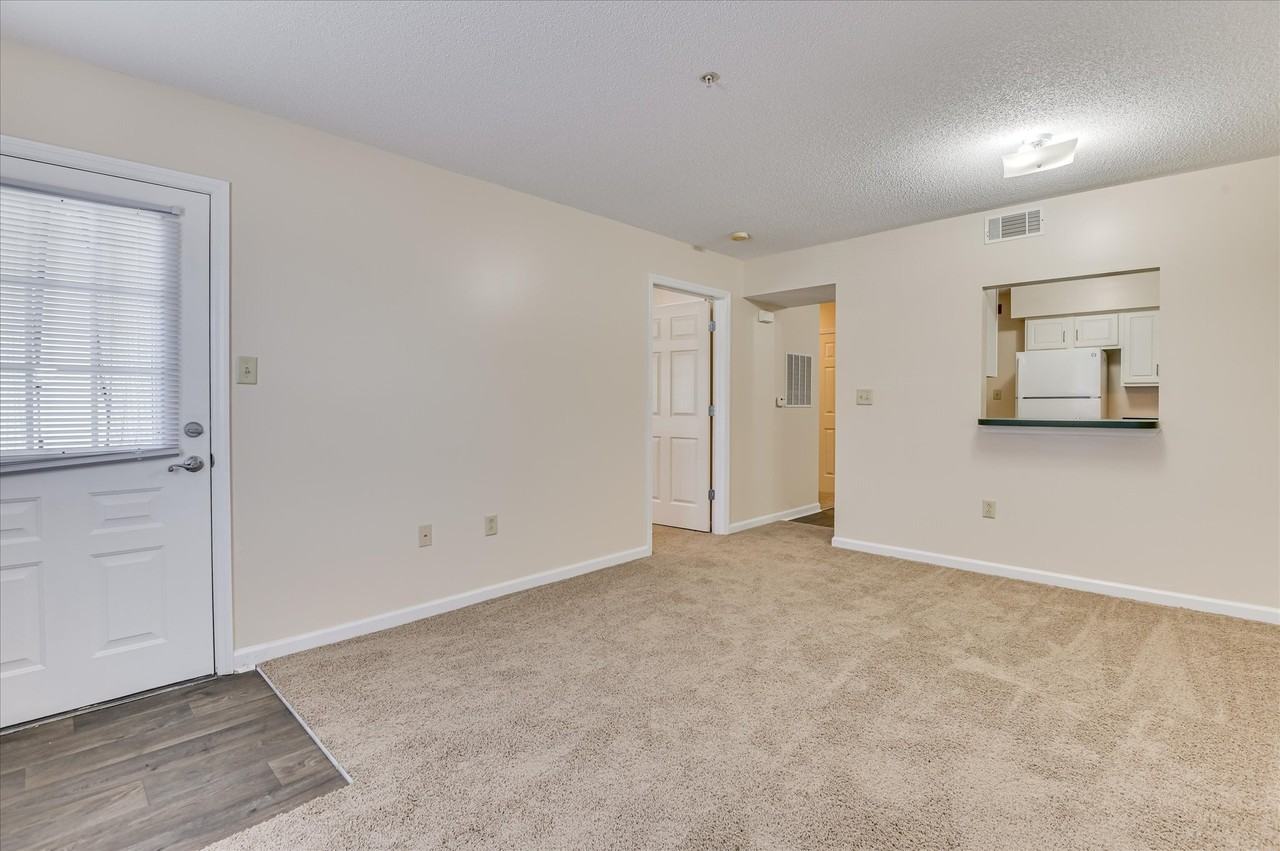 Linden Square - Photo 6 of 15