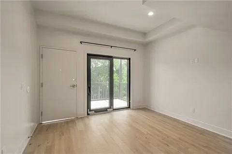 200 West Gregory Boulevard - Photo 5 of 18