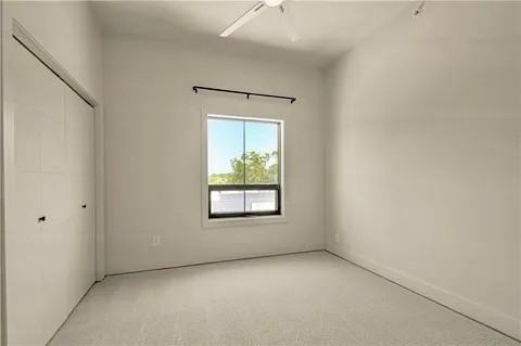 200 West Gregory Boulevard - Photo 7 of 18