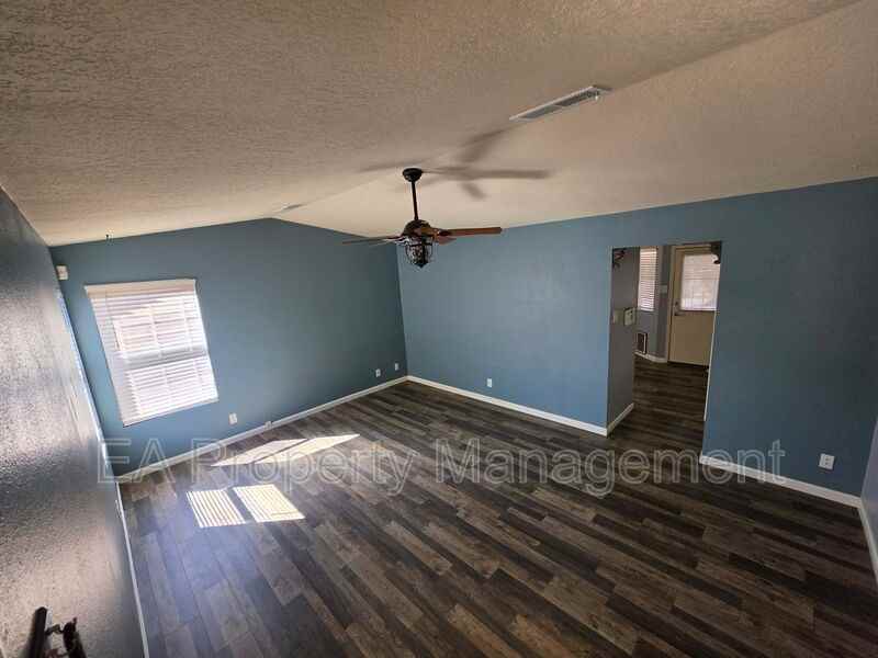 4819 Platinum Loop Ne - Photo 3 of 17