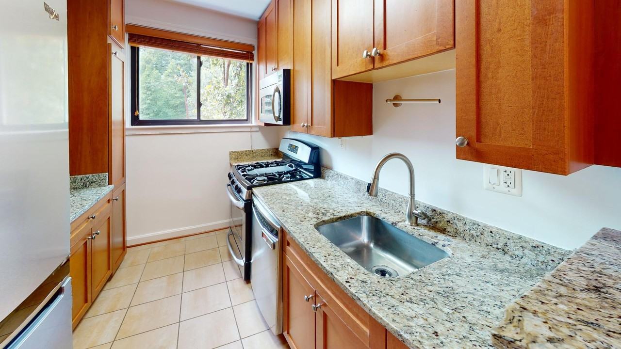 2725 39th St NW, #403 (DC) - Photo 7 of 19