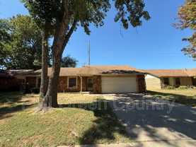 4708 S Maple Ave - Photo 1 of 1
