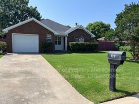 127 Redford Dr - Photo 1 of 1
