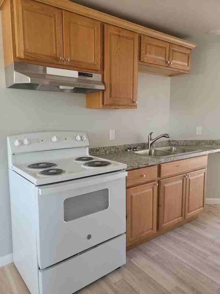 500 East Country Club Road Unit B - Photo 4 of 17