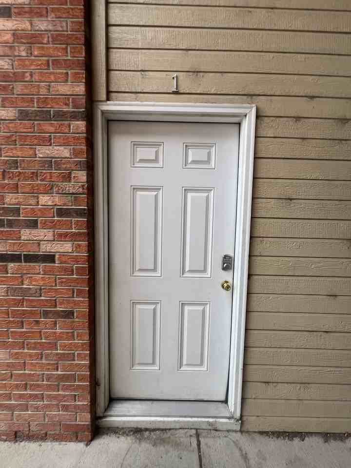 2025 4th Avenue - Photo 2 of 9