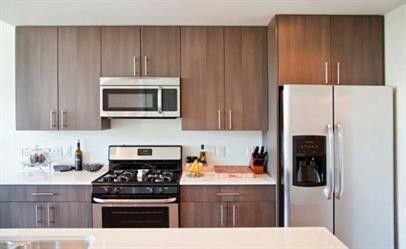 East Terrace Apartments - Photo 3 of 23