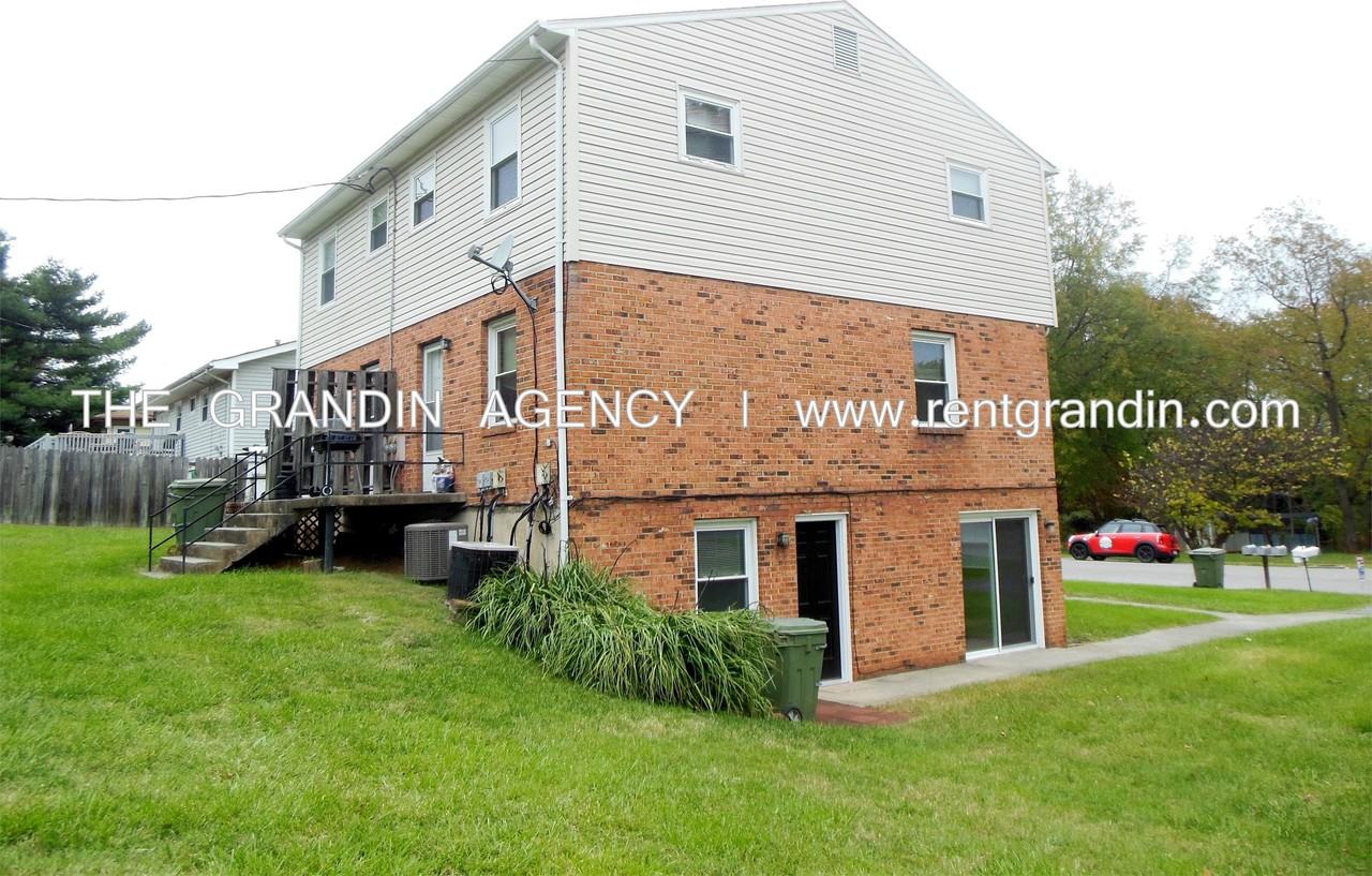 916 Pyrtle Dr. Unit C - Photo 3 of 14