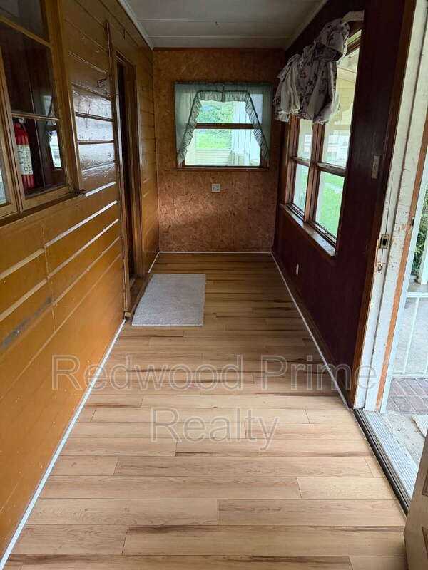 645 Coleman Ave - Photo 2 of 7