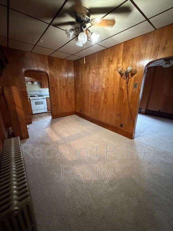 645 Coleman Ave - Photo 3 of 7