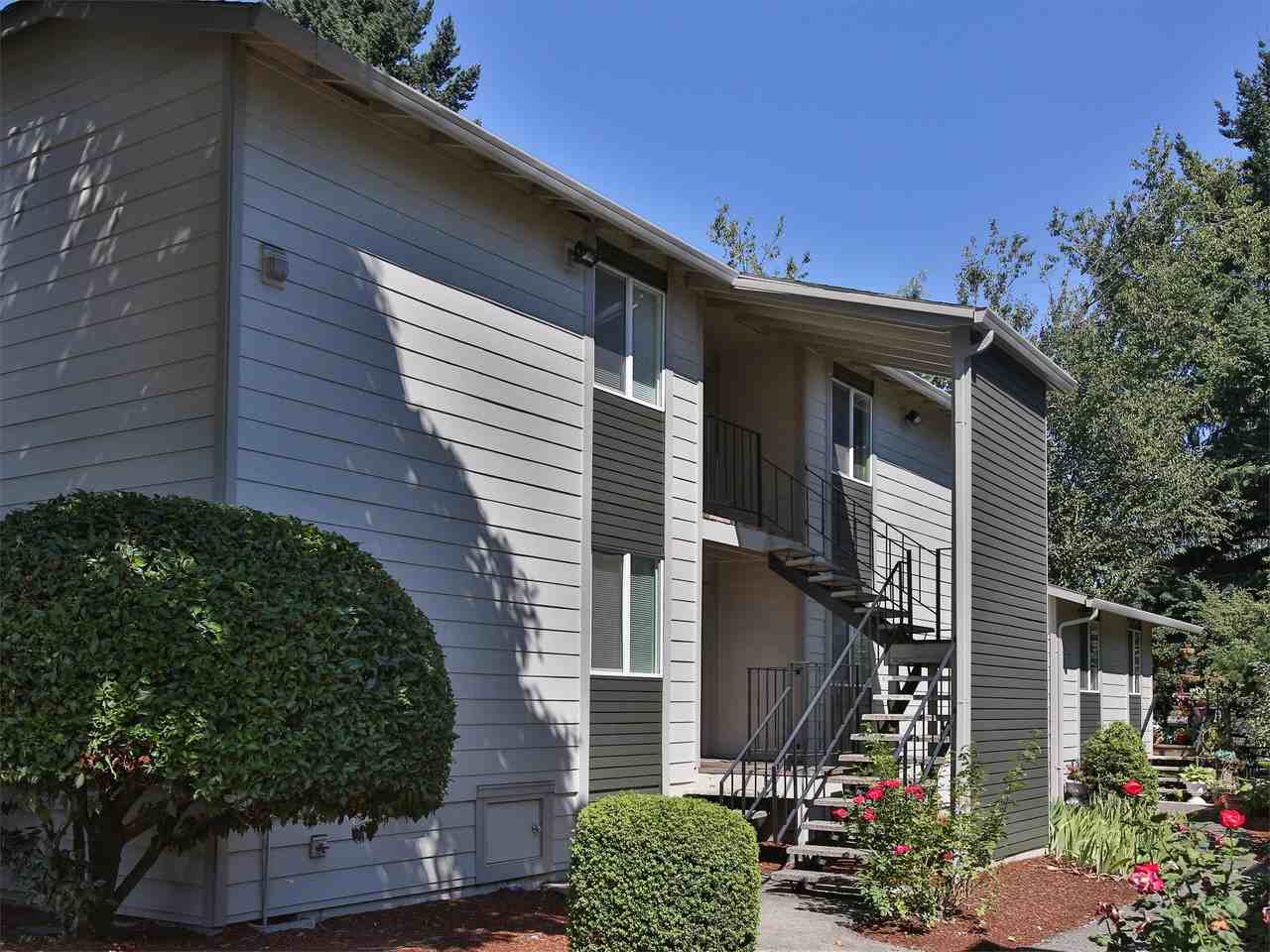 Garden Cottage Apartments - Photo 2 of 18