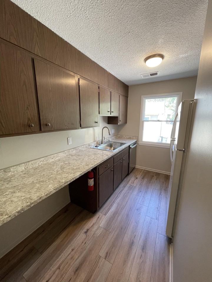 105 East Sands Street - Photo 2 of 25