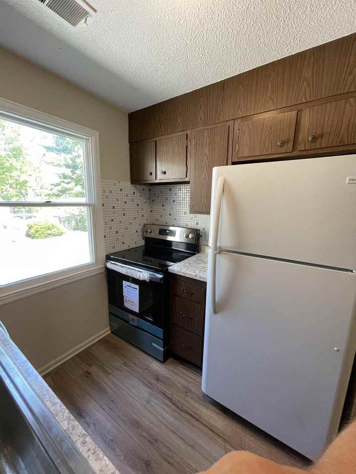 105 East Sands Street - Photo 3 of 25