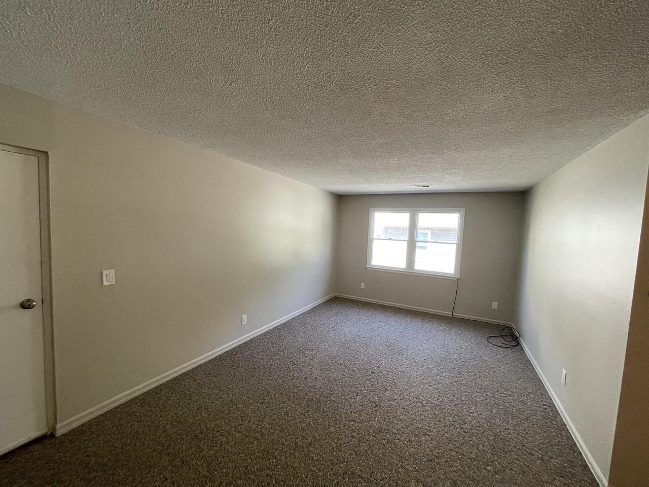 105 East Sands Street - Photo 4 of 25