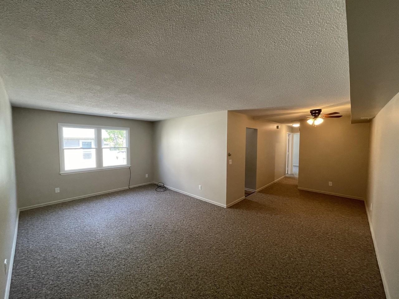 105 East Sands Street - Photo 5 of 25