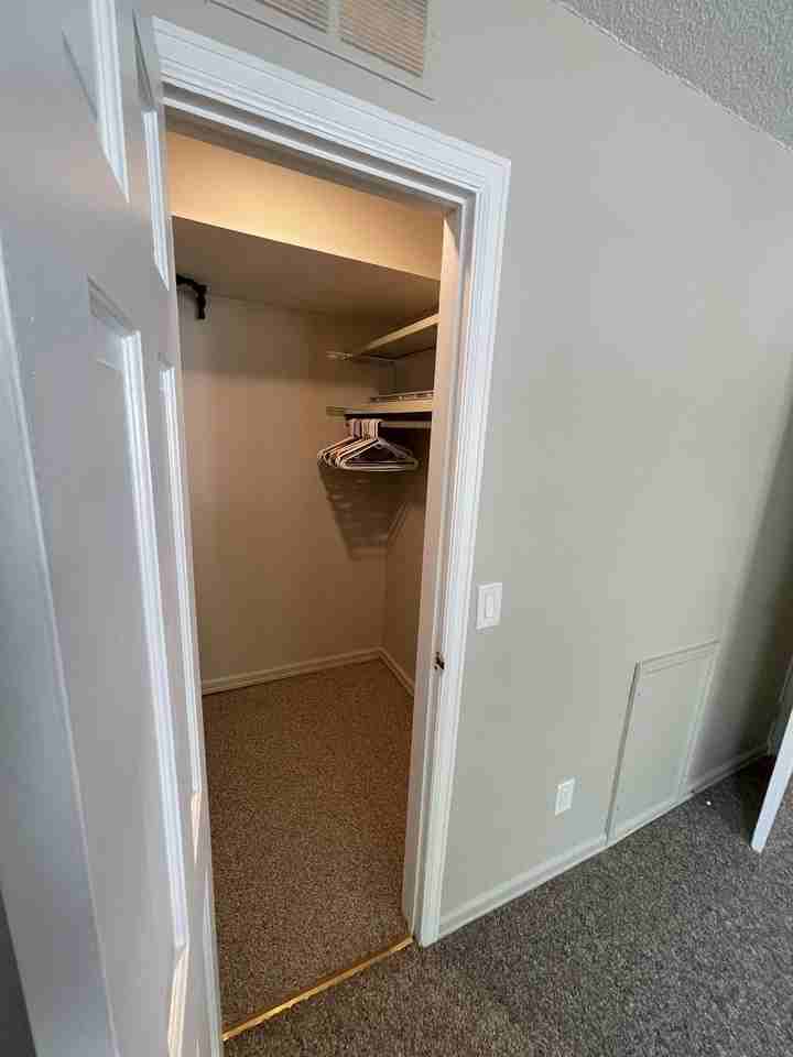 105 East Sands Street - Photo 7 of 25