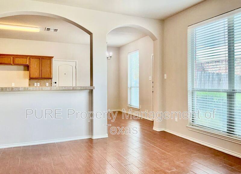 124 S Holly St - Photo 3 of 29